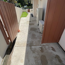 Comprehensive-residential-exterior-cleaning-project-in-the-exclusive-neighborhood-of-Waialae-Hawaii 4