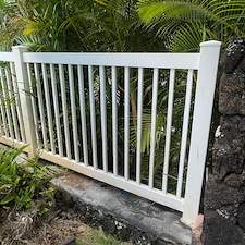 Flawless-vinyl-fence-restoration-right-here-in-Kailua-Hawaii 7
