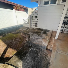 Professional-Roof-and-Exterior-Cleaning-in-Pearl-City-Hawaii 1