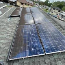 Professional-Solar-panel-cleaning-in-Honolulu-Hawaii 1
